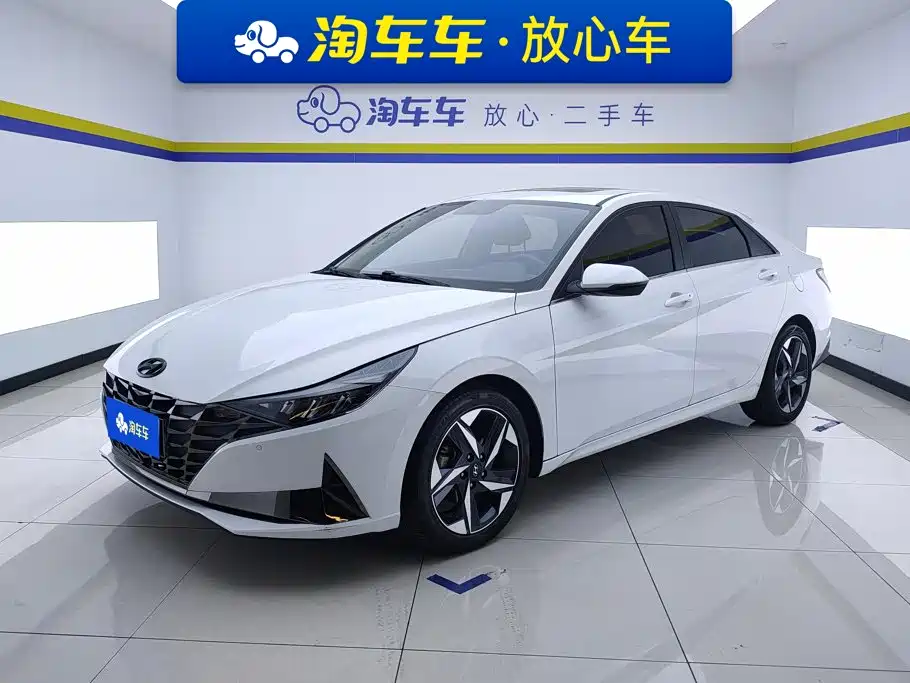 Hyundai Elantra, фото 1
