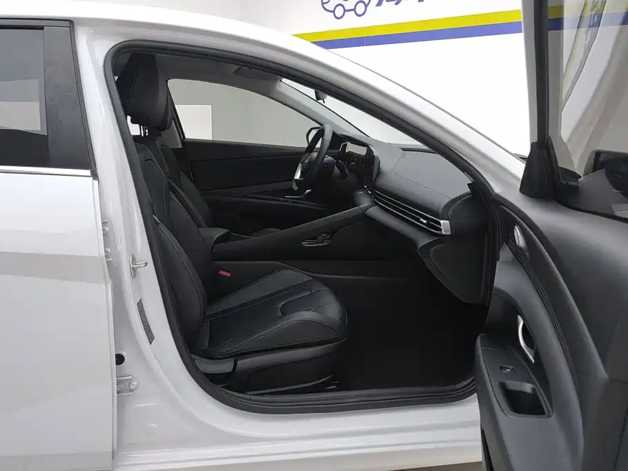 Hyundai Elantra, фото 14