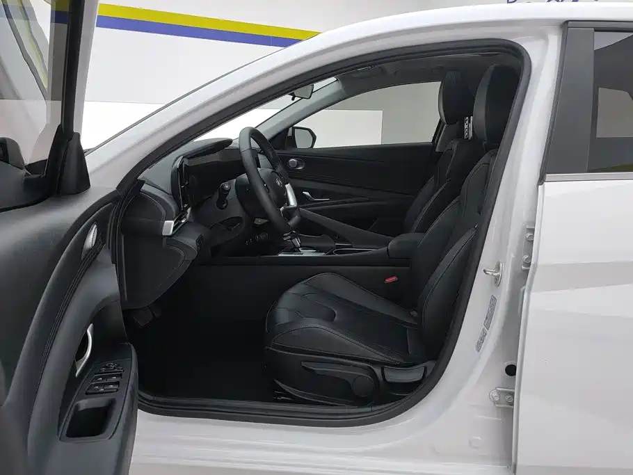 Hyundai Elantra, фото 15