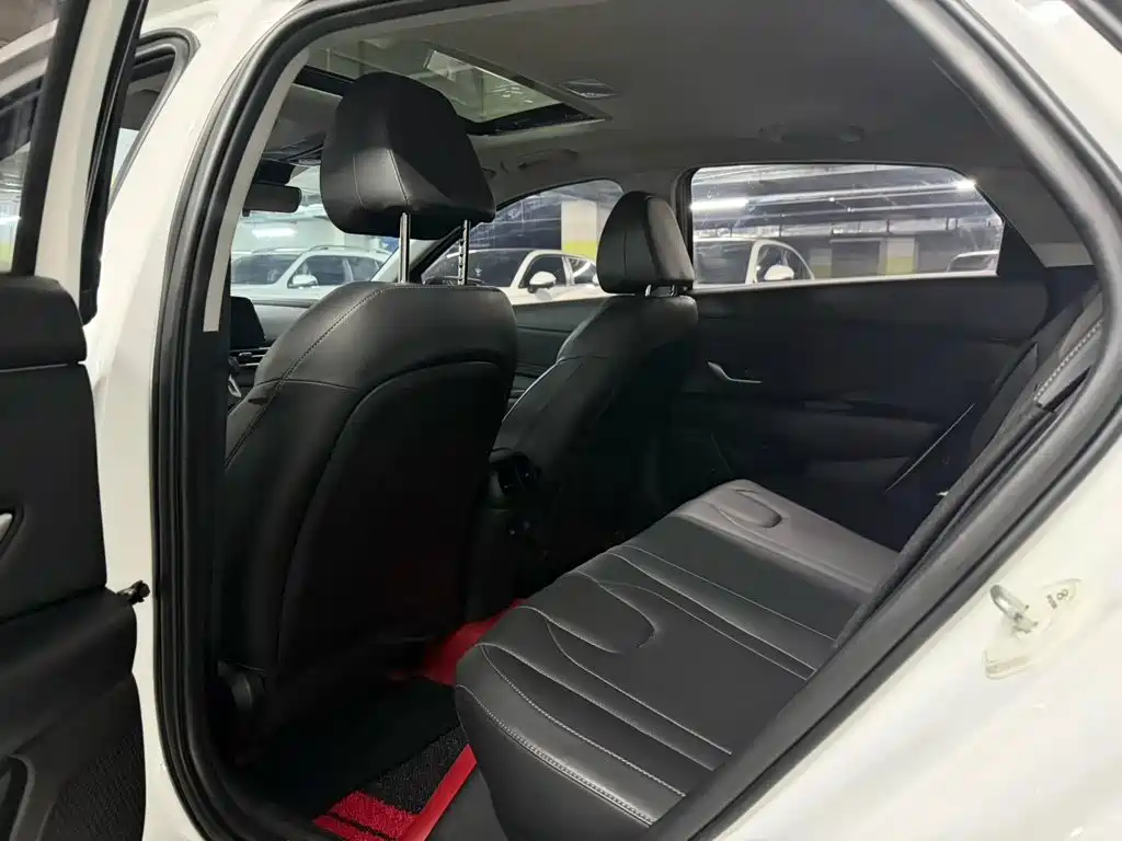 Hyundai Elantra, фото 3