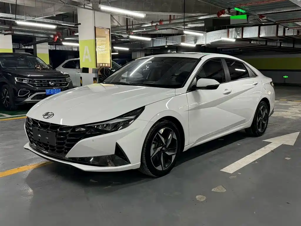 Hyundai Elantra, фото 1