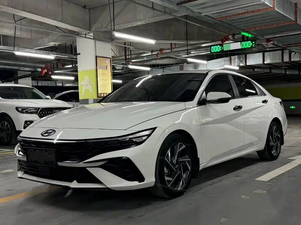 Hyundai Elantra, фото 1