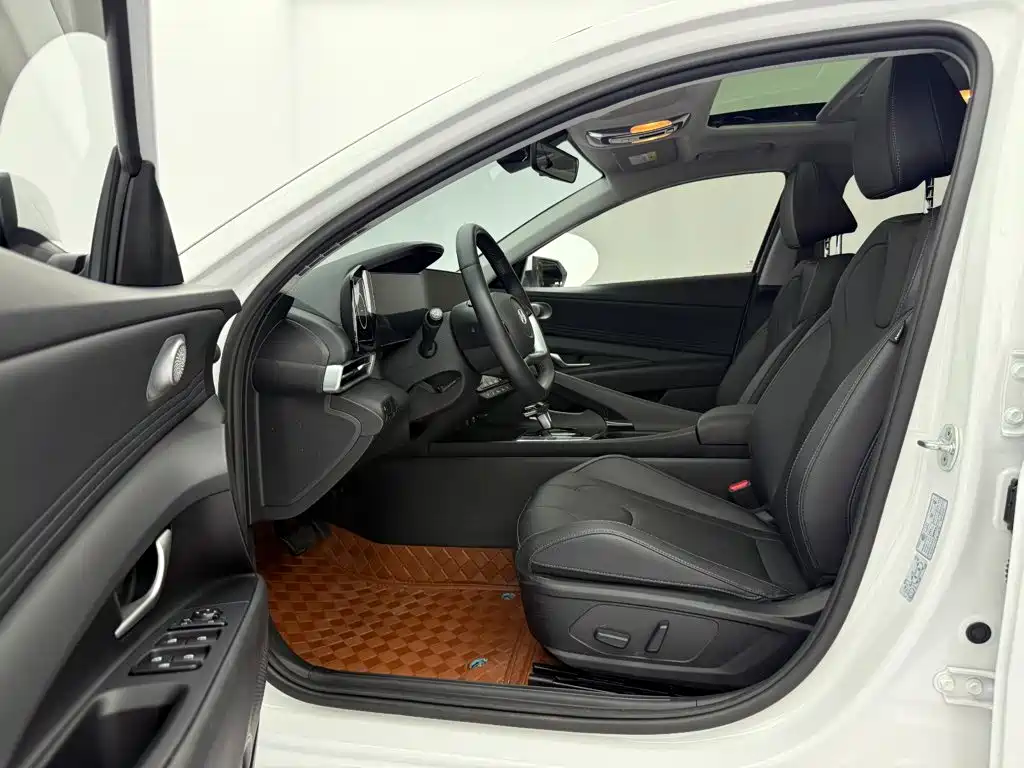 Hyundai Elantra, фото 3