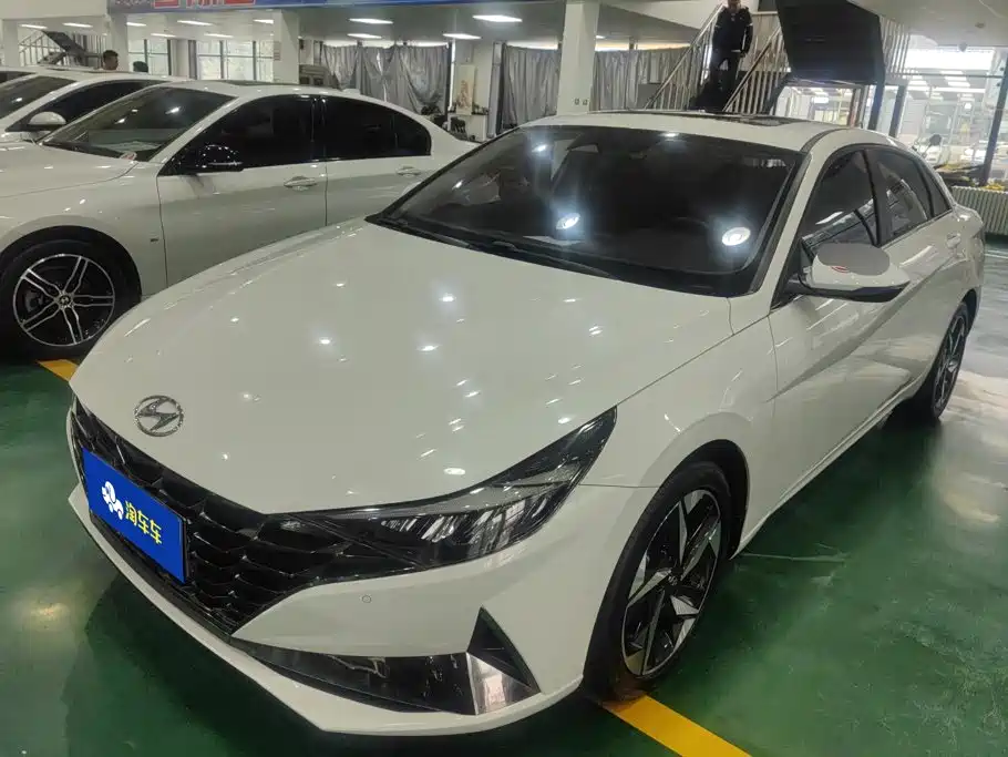Hyundai Elantra, фото 1