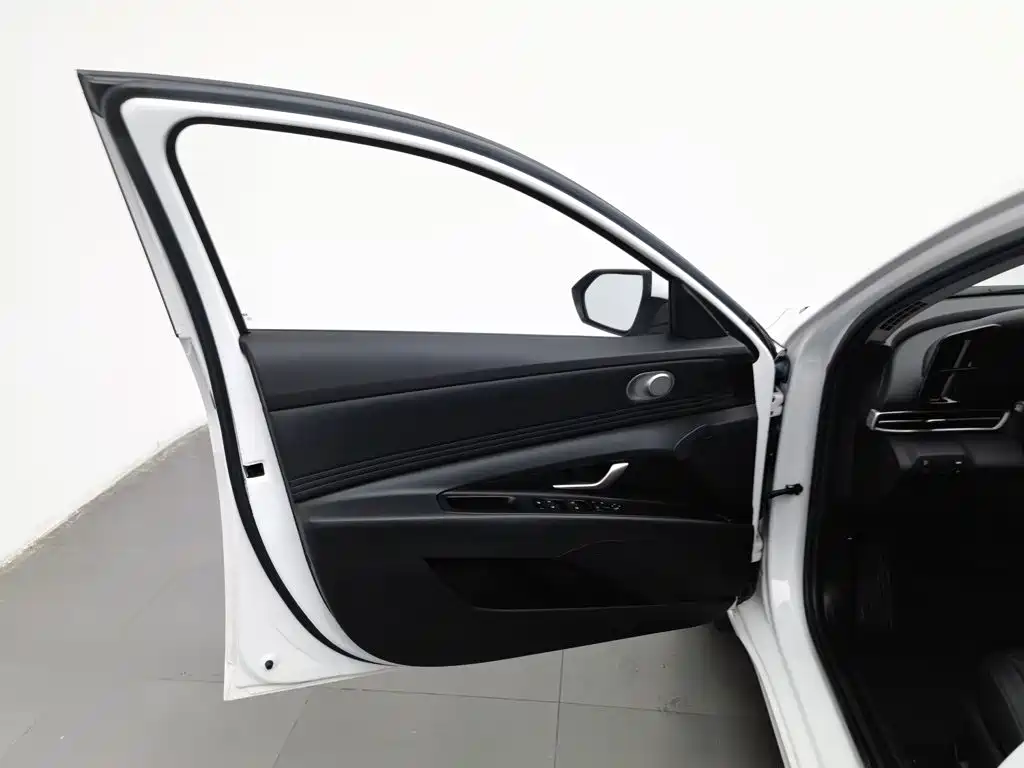 Hyundai Elantra, фото 22