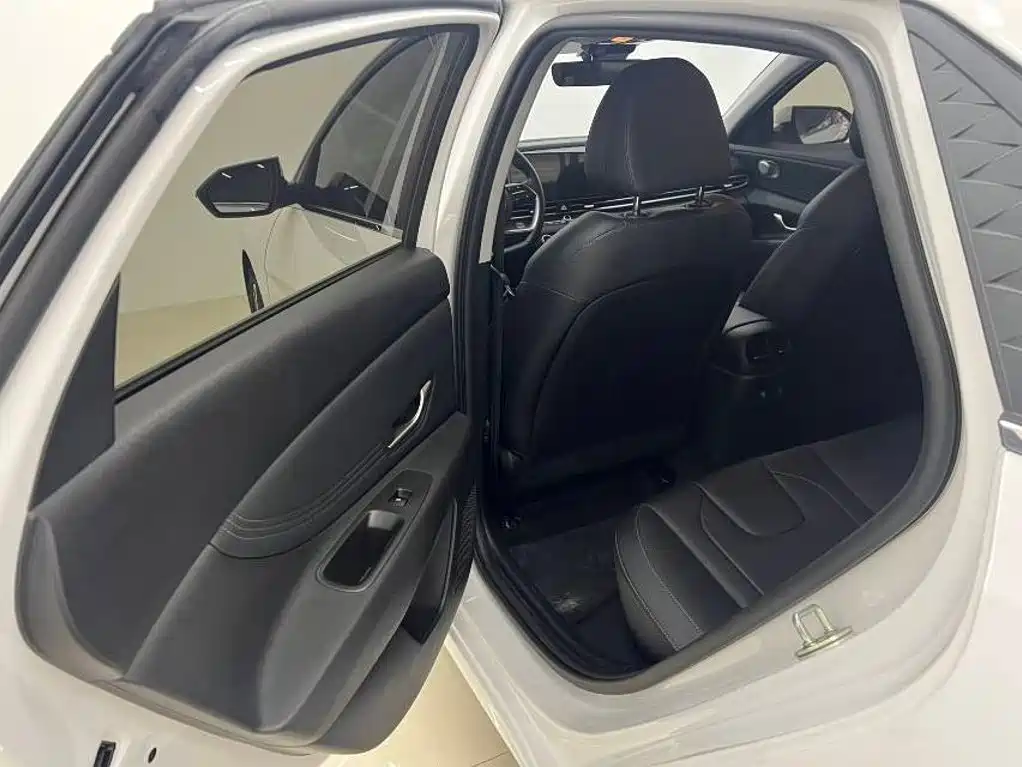 Hyundai Elantra, фото 13