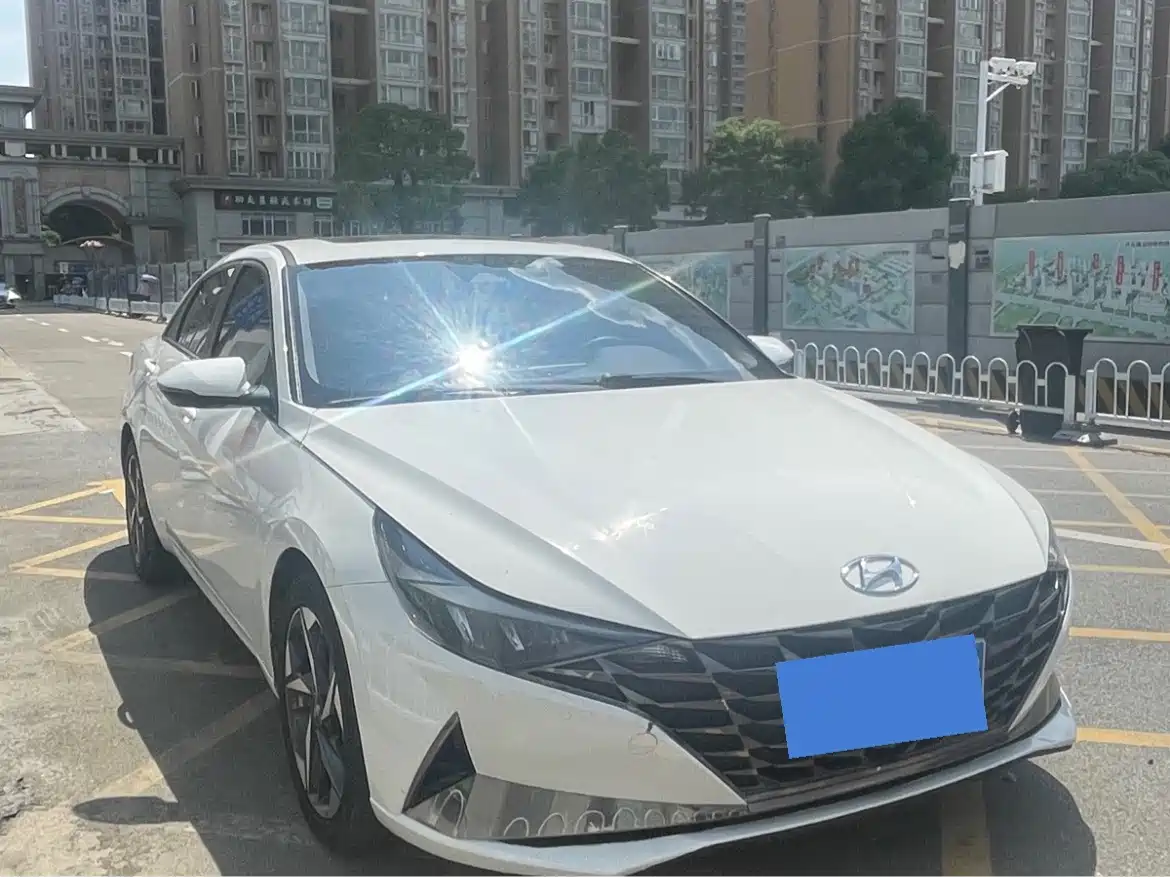 Hyundai Elantra, фото 1