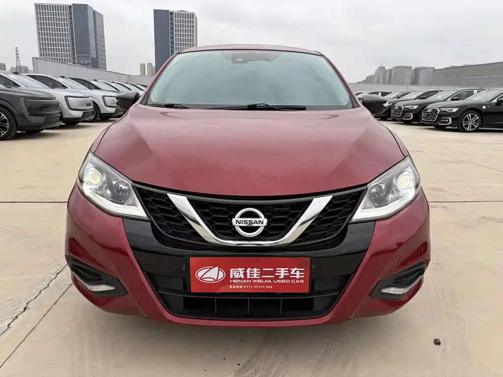 Nissan Tiida, фото 2