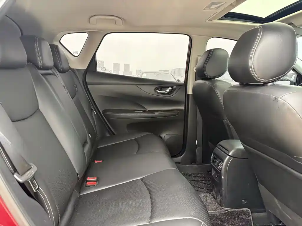 Nissan Tiida, фото 6