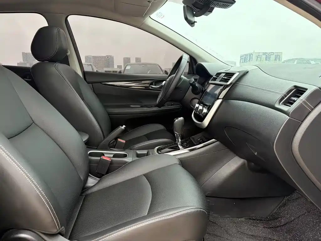 Nissan Tiida, фото 7