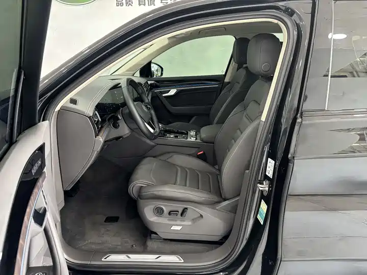 Volkswagen Touareg, фото 12