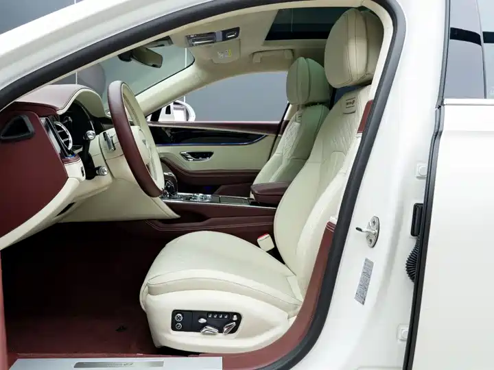Bentley Flying Spur, фото 12