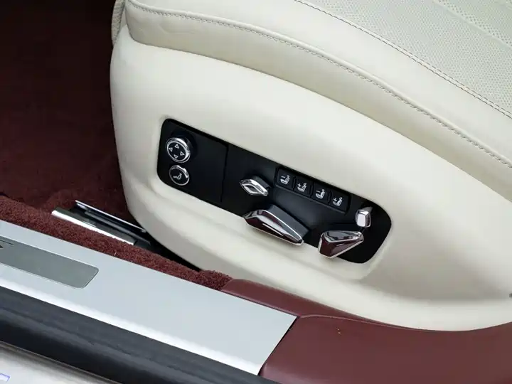 Bentley Flying Spur, фото 11