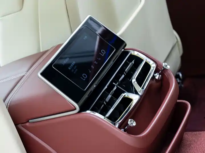 Bentley Flying Spur, фото 16