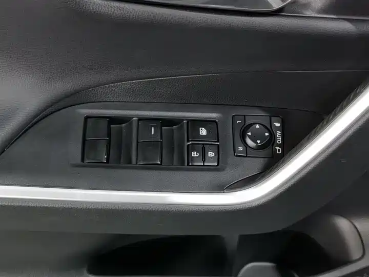 Toyota RAV4, фото 10