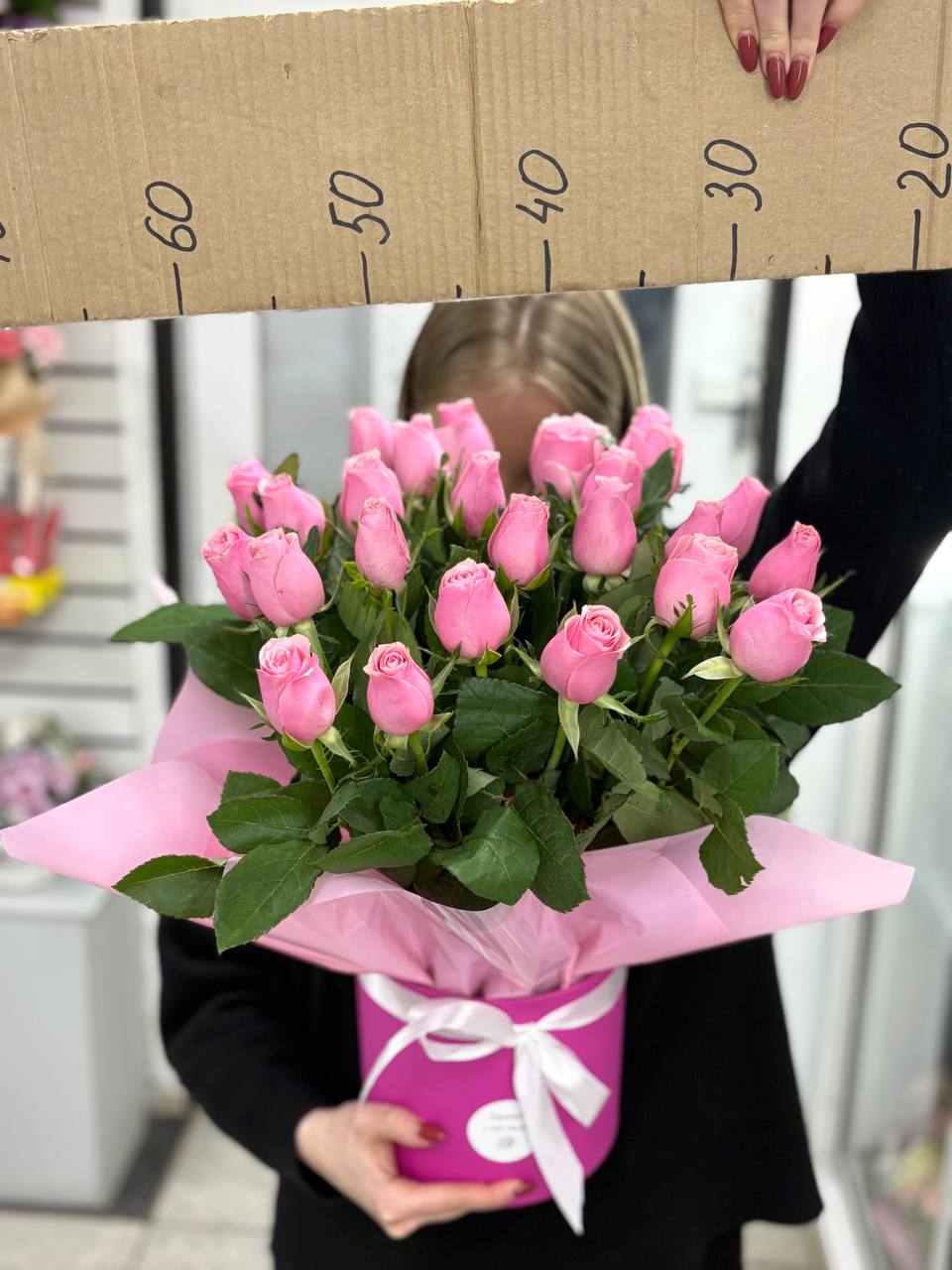 25 роз в коробке