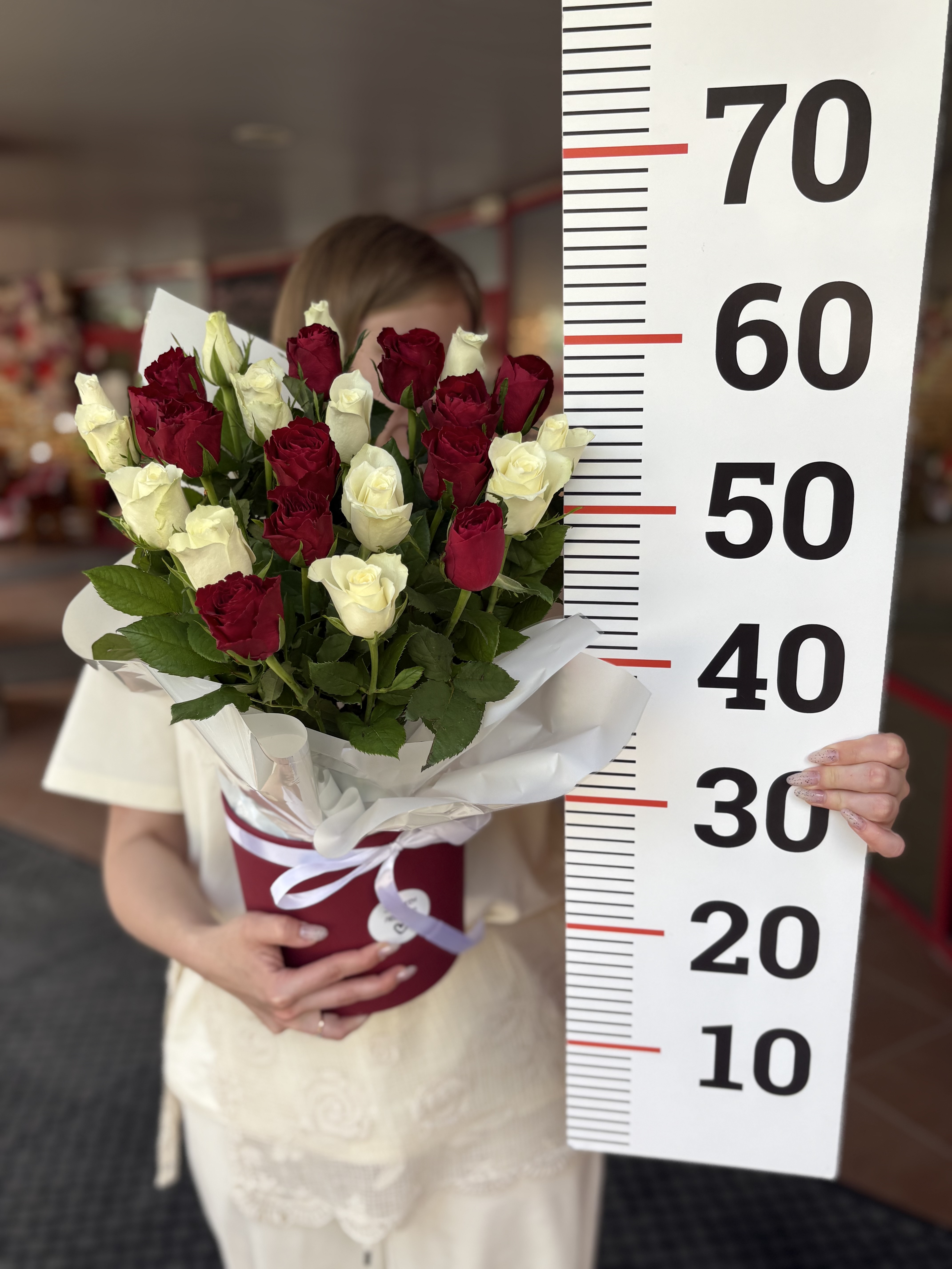 25 роз в коробке