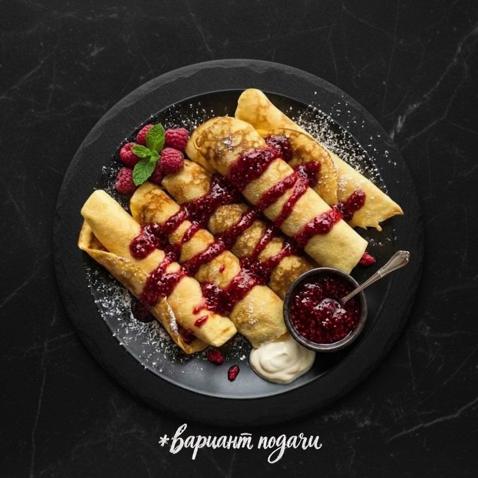 Блинчики с малиновым джемом