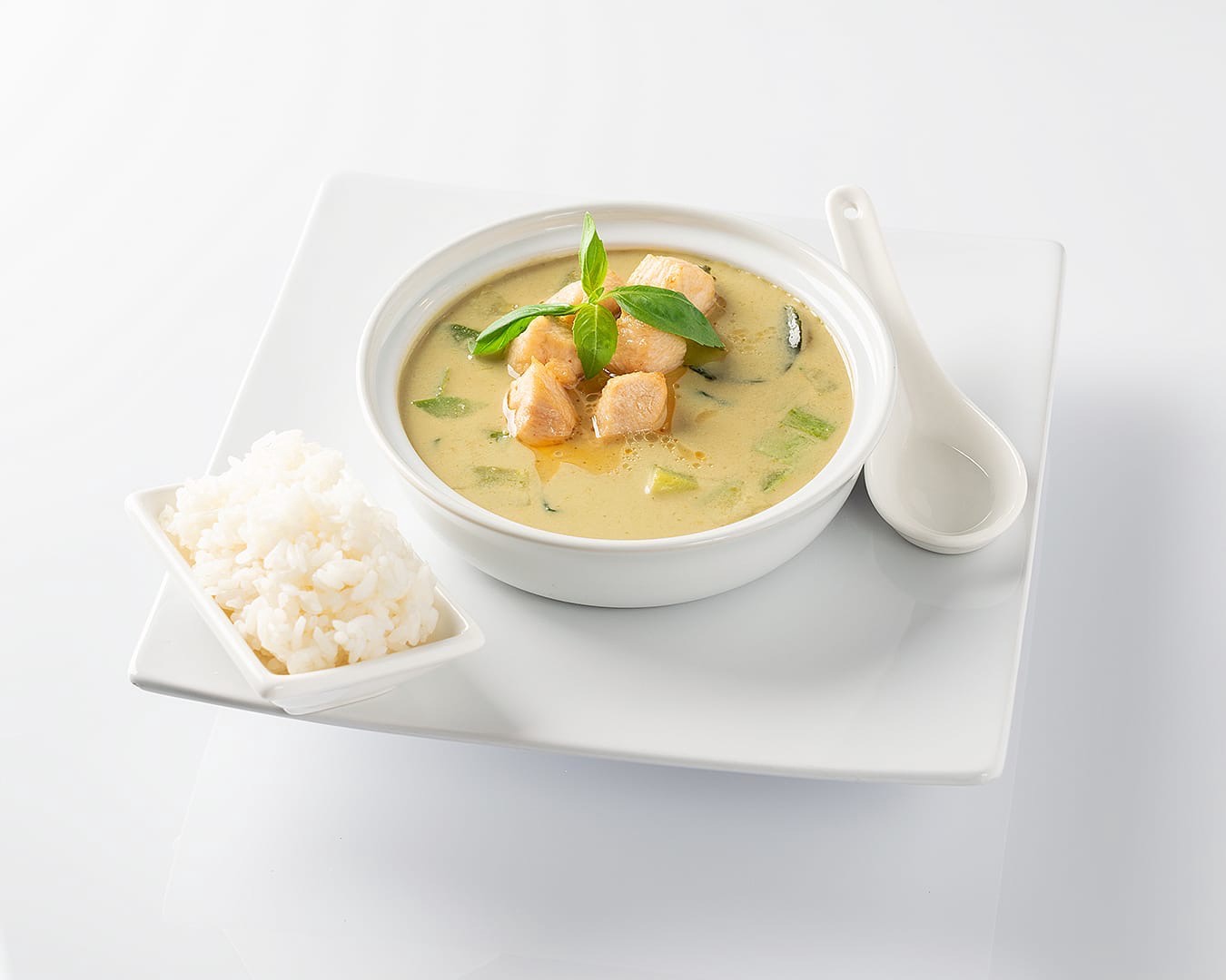 Зеленое  карри с курицей