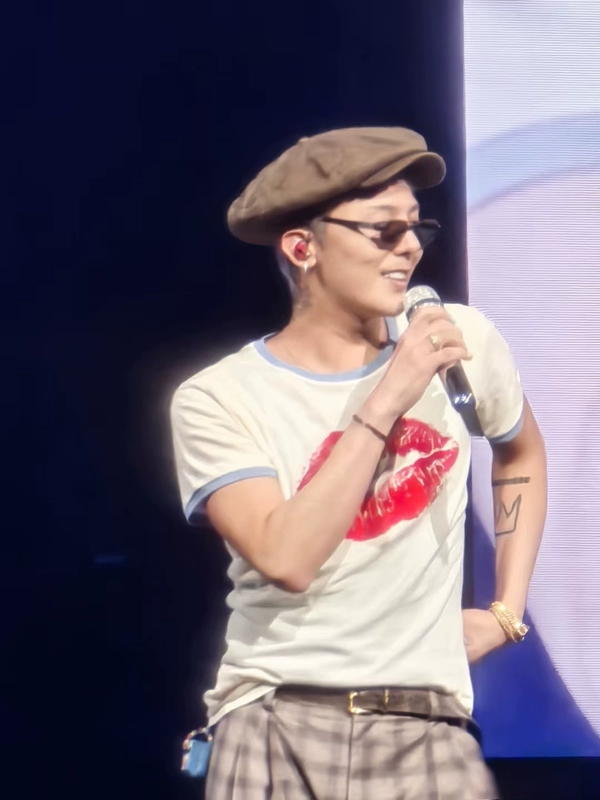 G-DRAGON BIGBANG | Футболка белая контрастная с концерта S-4XL (CLO-BB-TEE-GD-8)