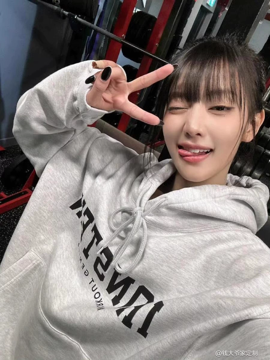 Минни I-DLE | Худи с надписью S-4XL (CLO-IDLE-HOOD-MINNIE)