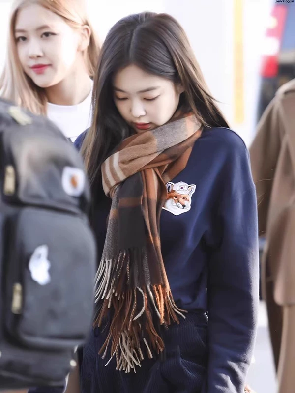 Дженни BLACKPINK | Свитшот утеплённый S-4XL (CLO-BP-SWEAT-JENNIE)