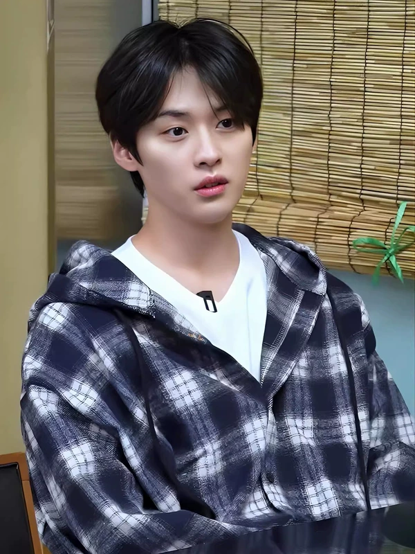 Ли Ноу STRAY KIDS | Рубашка в клетку M-L (CLO-SKZ-SHIRT-LEEKNOW)