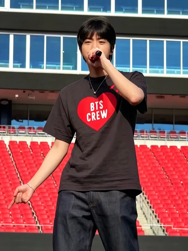 Джин BTS | Футболка чёрная S-3XL (CLO-BTS-TEE-JIN)