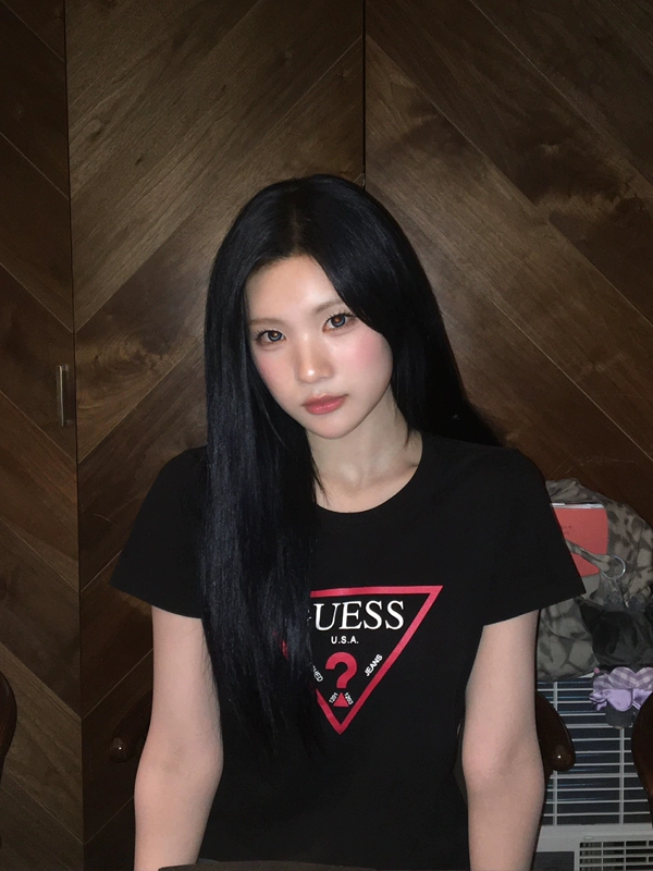 Джуын HEARTS2HEARTS | Футболка S-2XL (CLO-H2H-TEE-JUUN)