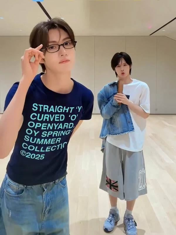 Ёнджэ GOT7 | Футболка тёмно-синая с надписью S-2XL (CLO-GOT7-TEE-YOUNGJAE)