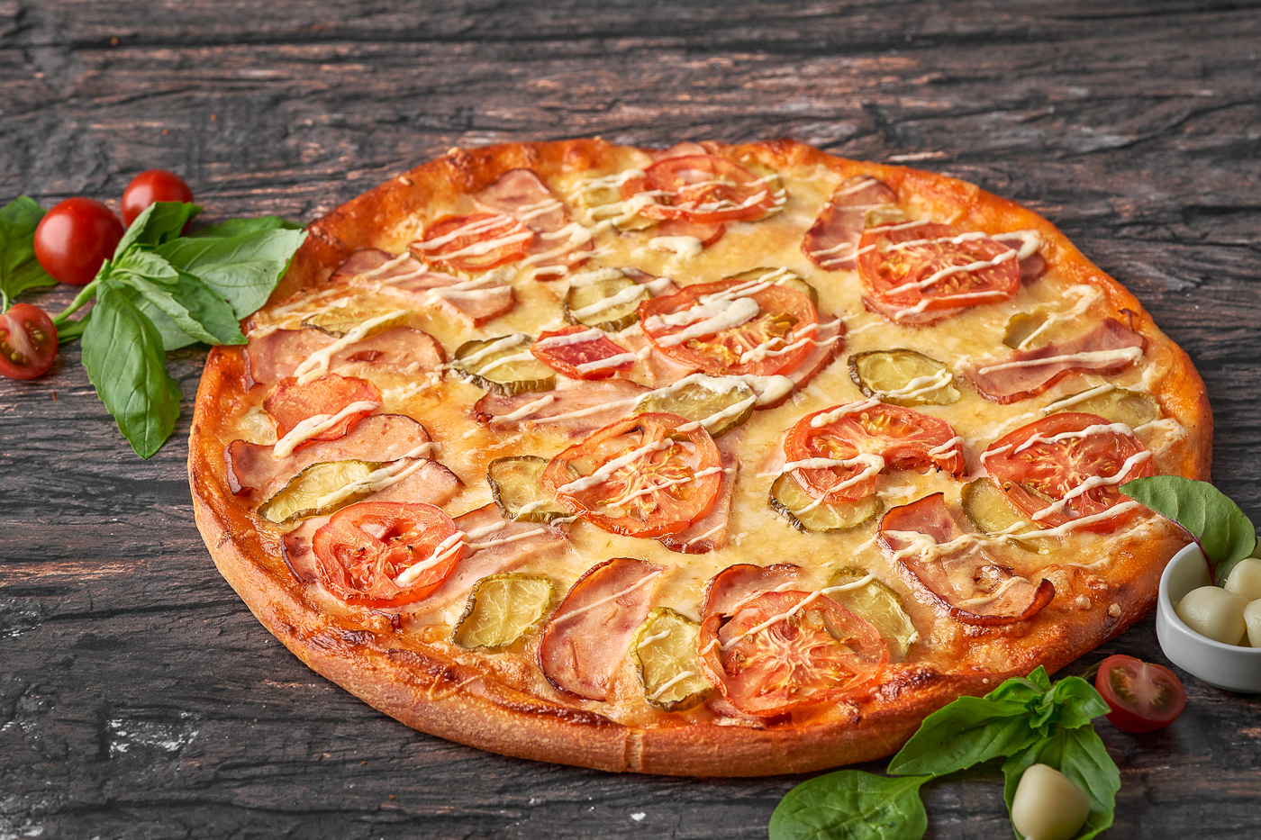 Пицца с ветчиной (35 см) 850-900гр. Цена от 697р