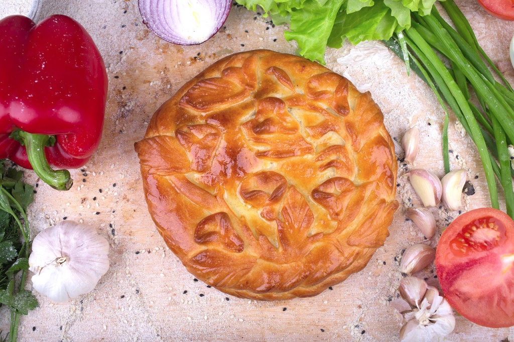 Пирог с фаршем и картофелем