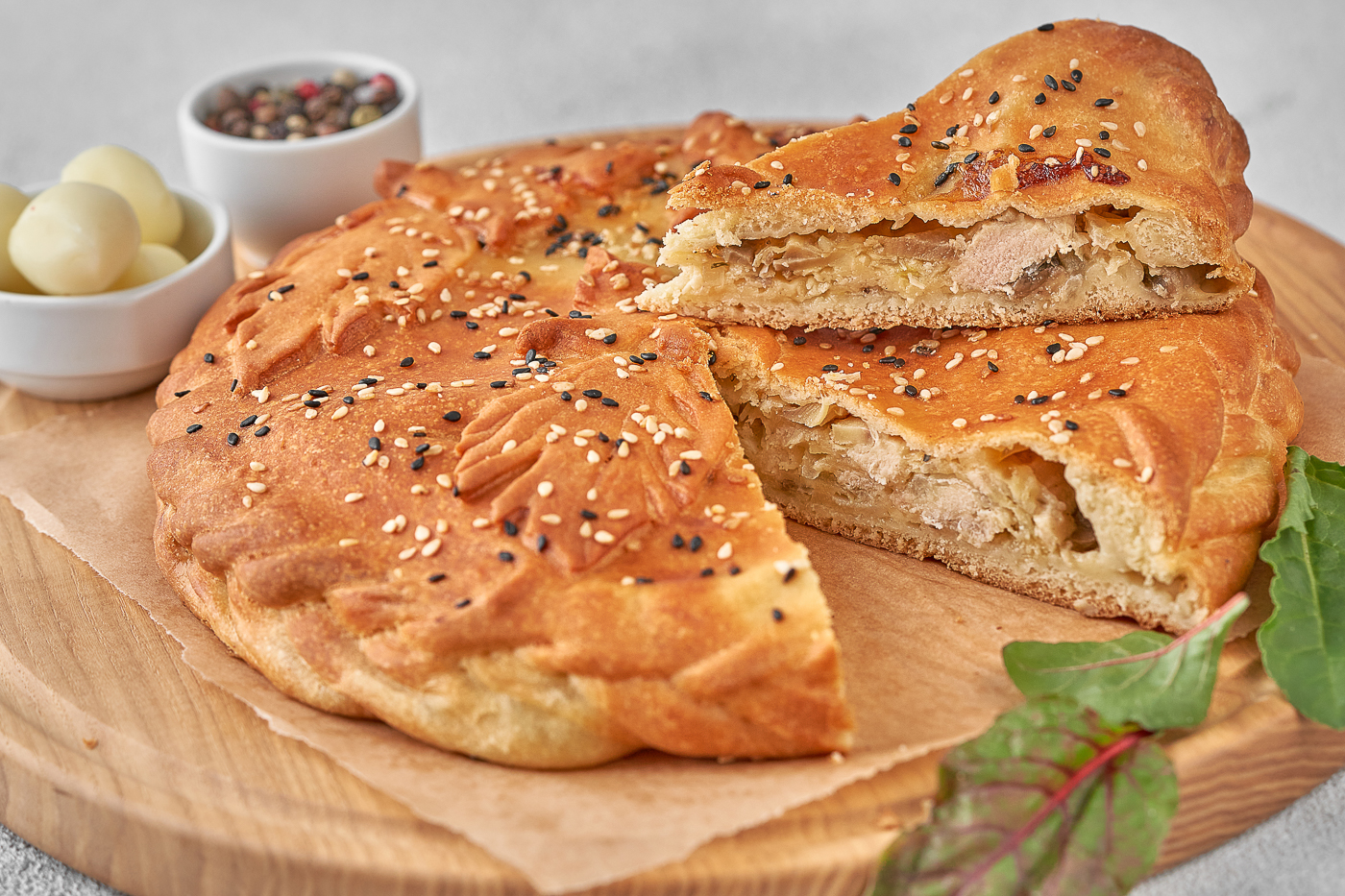 Пирог с филе куриным , грибами и картофелем