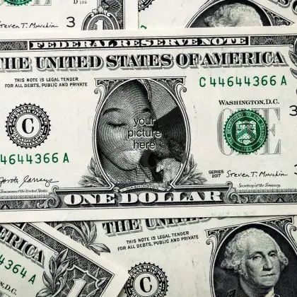 Готовая обложка для трека «Black Cash»: деньги и девушка; палитра — чёрно-белая