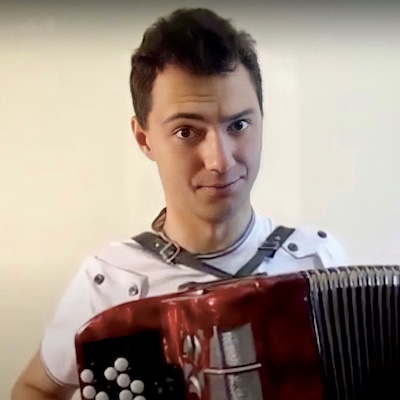 Евгений Белоусов Купил четвёртый я айфон 
