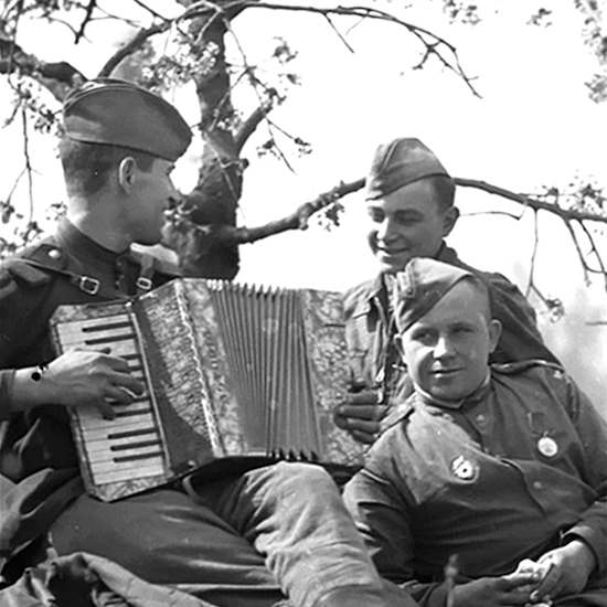 Василий Соловьев-Седой На солнечной поляночке