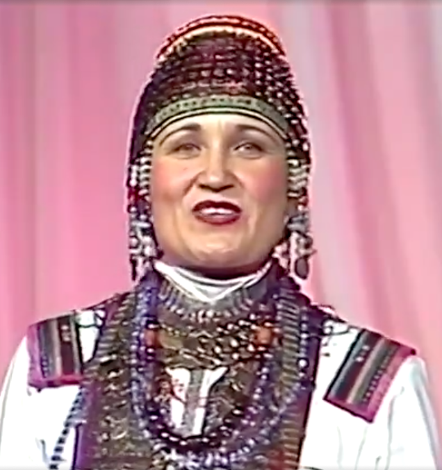 Валентина Попова Атте-анне килĕнче