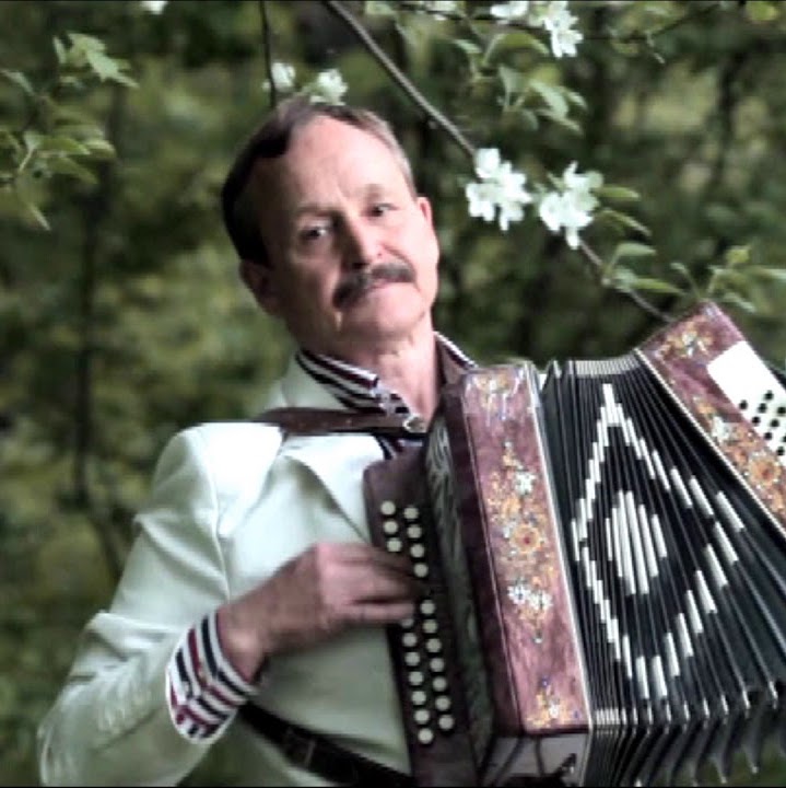 Виталий Адюков Шăнкăр-шăнкăр шыв юхать