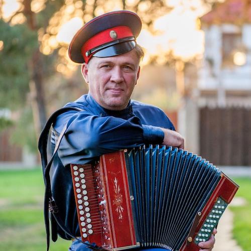 Юрий Щербаков Вот кто-то с горочки спущается