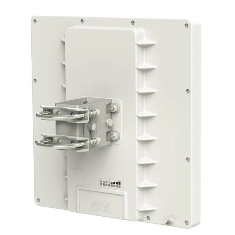 Точка доступа MikroTik QRT 5 with 24dbi 5GHz antenna, High Gain Dual Chain 802.11an wireless, 600MHz, 64MB RAM, 1xGigabit LAN, POE, PSU, pole mount, RouterOS L4 MikroTik QRT 5 – надёжная плоская пан