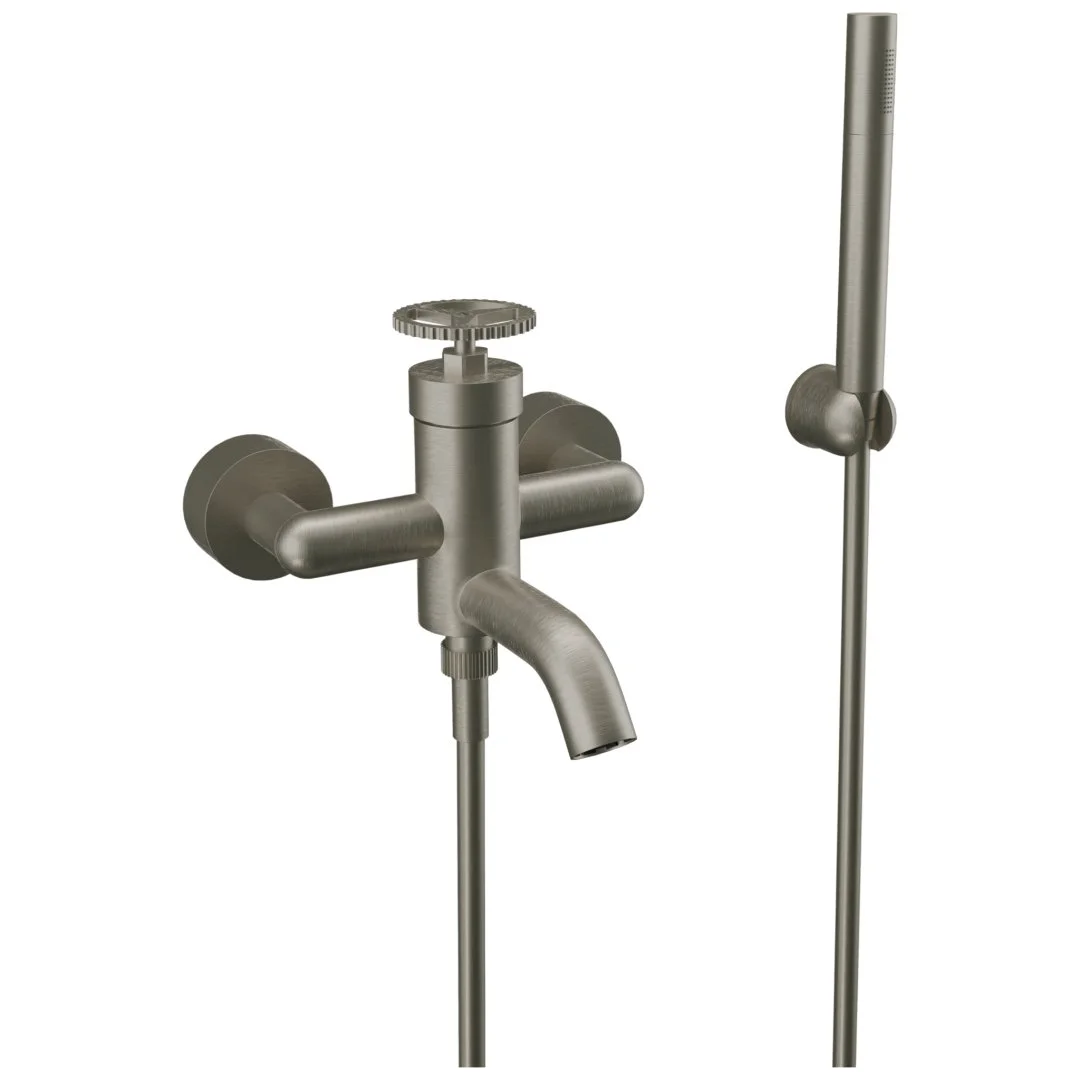 Смеситель для ванны Remer Chrono CH02XV, сталь Смеситель для ванны Remer Chrono CH02XV, сталь