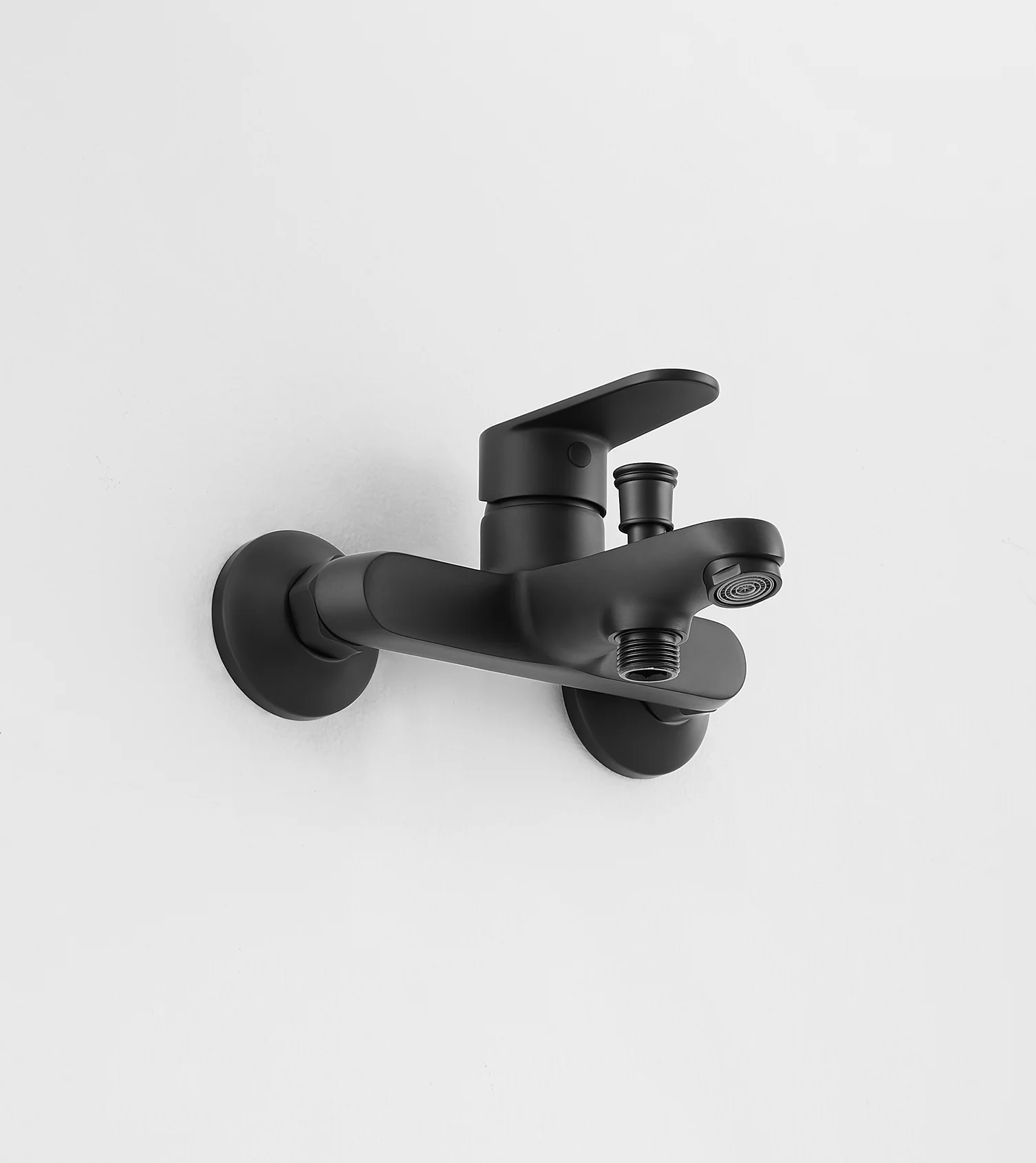 Смеситель для ванны ARROW AG36AMB, черный матовый Смеситель для ванны ARROW AG36AMB, черный матовый