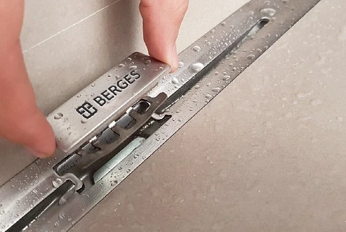 Душевой лоток BERGES SIMPEL 400, матовый хром, S-сифон D50/105 H50 вертикальный 090010 Душевой лоток BERGES SIMPEL 400, матовый хром, S-сифон D50/105 H50 вертикальный 090010