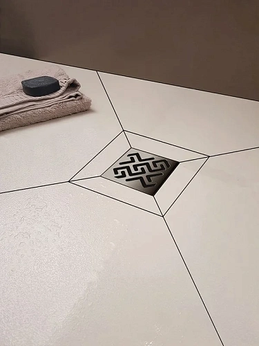 Душевой трап BERGES PLATZ Antik 100х100, хром глянец, S-сифон D50/105 H50 вертикальный 091060 Душевой трап BERGES PLATZ Antik 100х100, хром глянец, S-сифон D50/105 H50 вертикальный 091060