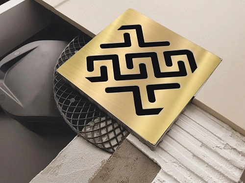 Душевой трап BERGES PLATZ Antik 150х150, золото глянец, S-сифон D50/105 H50 вертикальный 092061 Душевой трап BERGES PLATZ Antik 150х150, золото глянец, S-сифон D50/105 H50 вертикальный 092061