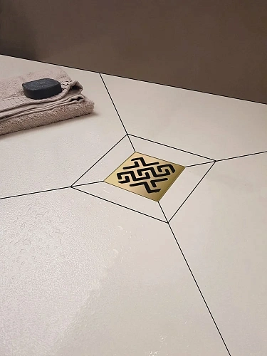 Душевой трап BERGES ZENTRUM Antik 150х150, золото глянец, выпуск D50/75/110 H74 вертикальный 092465 Душевой трап BERGES ZENTRUM Antik 150х150, золото глянец, выпуск D50/75/110 H74 вертикальный 092465