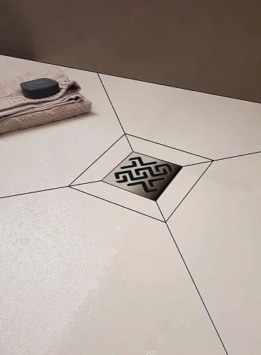 Душевой трап BERGES ZENTRUM Antik 150х150, матовый хром, выпуск D50/75/110 H74 вертикальный 090465 Душевой трап BERGES ZENTRUM Antik 150х150, матовый хром, выпуск D50/75/110 H74 вертикальный 090465