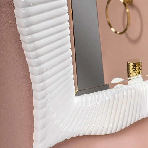 Зеркало Armadi Art SOHO 561 light белый глянец, 70х100 ППУ с подсветкой Зеркало Armadi Art SOHO 561 light белый глянец, 70х100 ППУ с подсветкой