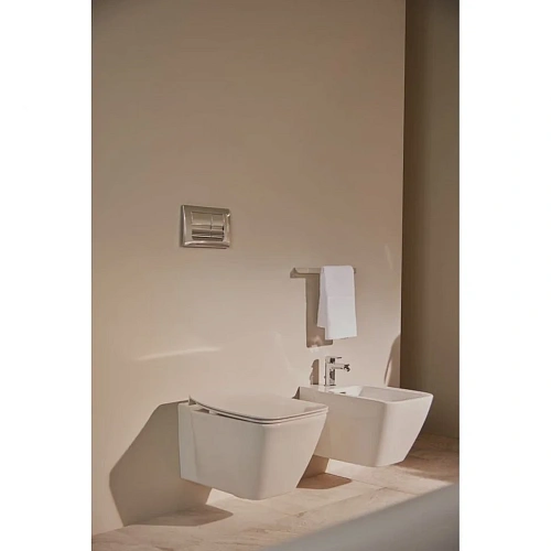 Комплект 4 в 1 Ideal Standard P387001 с подвесным унитазом STRADA II AquaBlade T359601, сидением T36 Комплект 4 в 1 Ideal Standard P387001 с подвесным унитазом STRADA II AquaBlade T359601, сидением T36