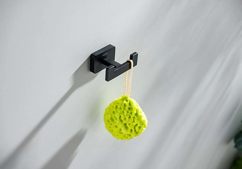 Крючок Aquatek ЛИБРА AQ4302MB черный матовый Крючок Aquatek ЛИБРА AQ4302MB черный матовый